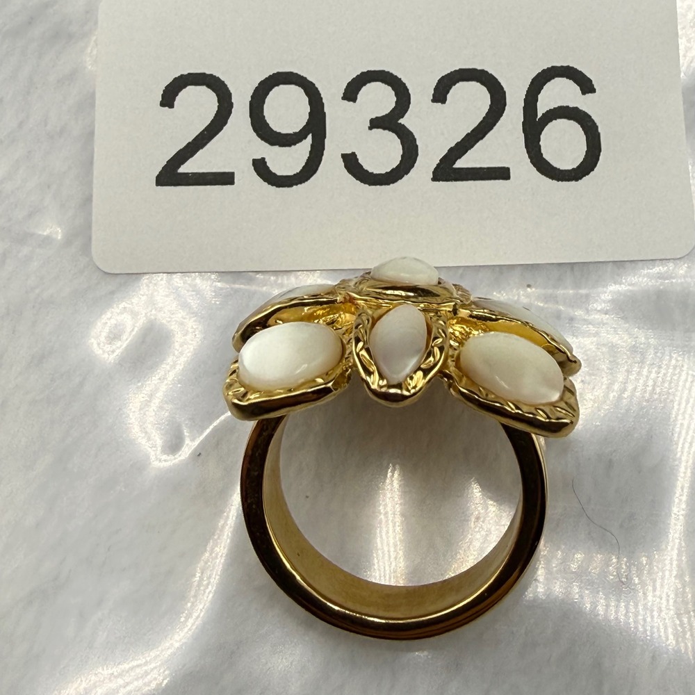 Vintage St. John Ring Gold Tone Mother of Pearl Statement Floral Square Size 8 - Picture 12 of 12